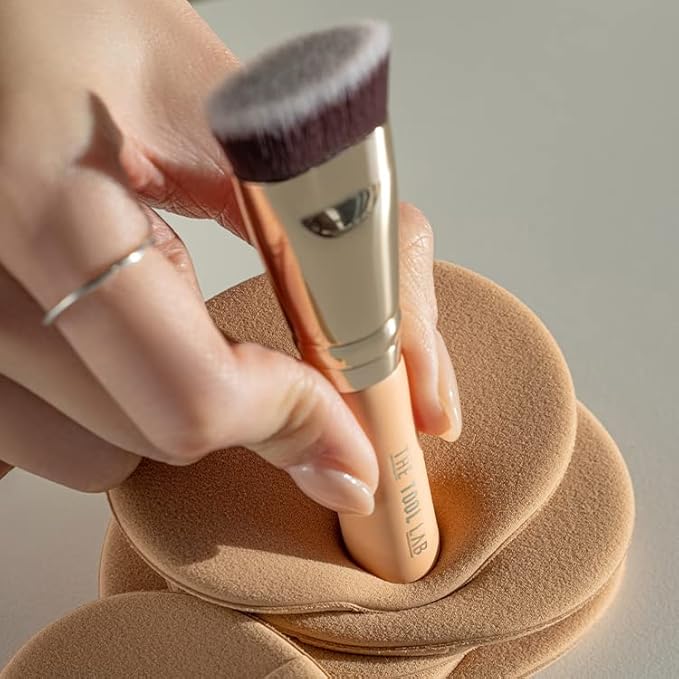 THE TOOL LAB All Day Fitting Duo (Glow type) - Premium Base Makeup Set for Liquid Cream Powder Foundation Buffing Blending Face Brush Sponge Portable Case - 1.1 Flat Top Brush