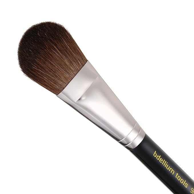 Bdellium Tools Professional Makeup Brush - Maestro Series 960 Precision Blusher - With Mix of Soft Synthetic &amp Natural Fibers For Pop of Color to the Cheeks (Black 1pc)
