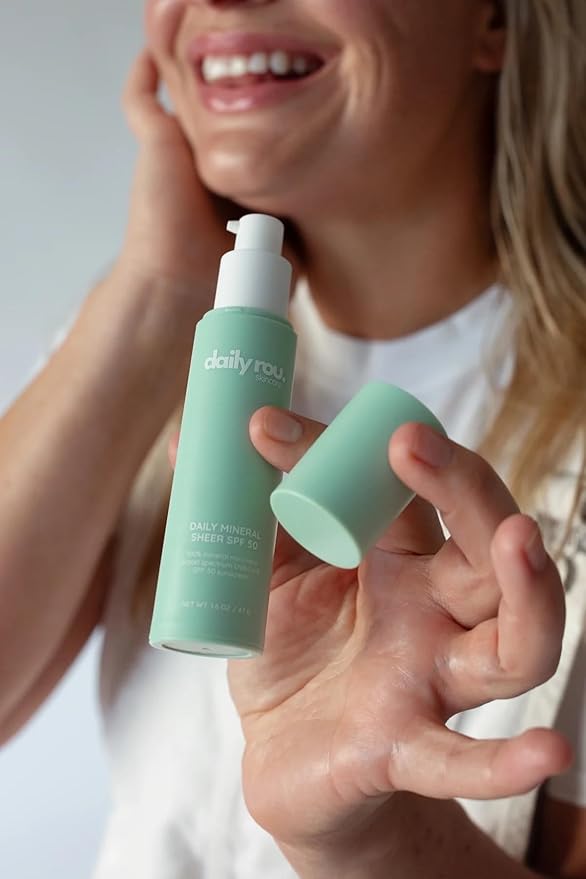 DailyRou Daily Mineral Skincare ? Hydrating &amp Brightening Face Sunscreen for Men &amp Women ? Lightweight Non-Greasy Formula for Healthy Smooth Glowing Skin (Sheer)