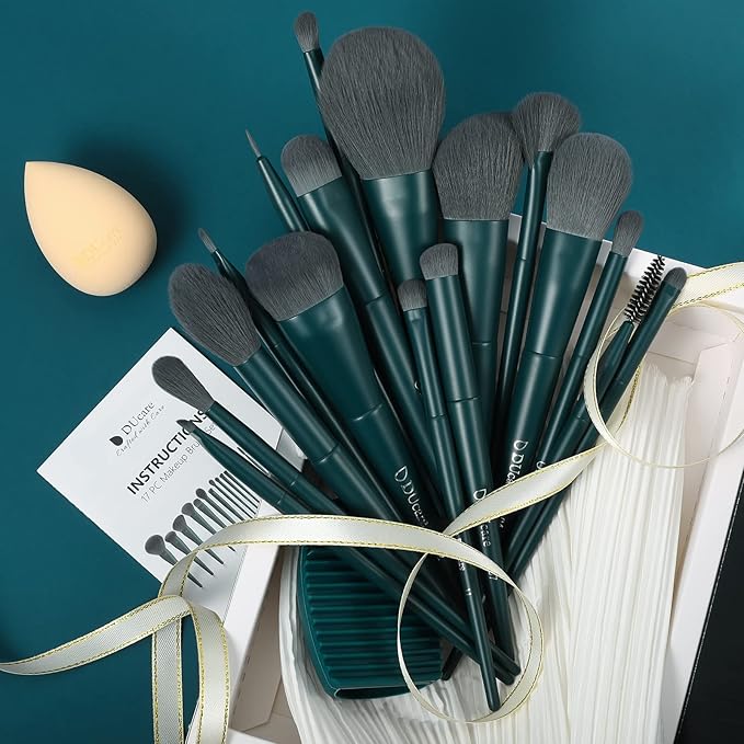 DUcare Christmas Makeup Gift Set 19 Pcs17pcs Brushes Brush 1pc Cleaning Mat and 1pc Makeup Sponge Professional Face Powder Eye Shadow Powder Liquid Brushes
