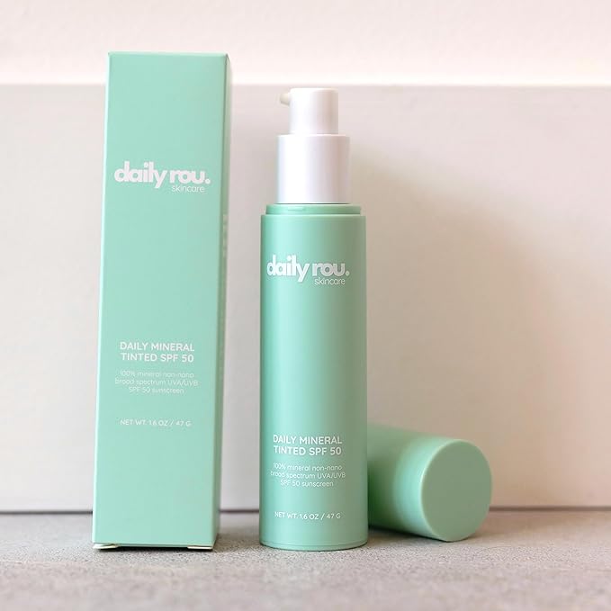 DailyRou Daily Mineral Skincare ? Hydrating &amp Brightening Face Sunscreen for Men &amp Women ? Lightweight Non-Greasy Formula for Healthy Smooth Glowing Skin (Tinted)