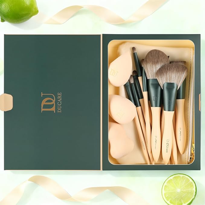 DUcare Christmas Makeup Gift Set 18PCSwith 14pcs Makeup Brush Set 3Pcs Makeup Sponges 1PC Cosmetic Bag for Foundation Blending Powder Blush Concealers Eye Shadows