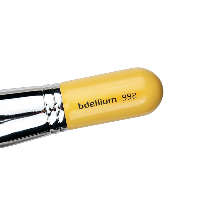 Bdellium Tools Professional Makeup Brush - Studio Series 992 Bronzer - With Soft Synthetic and Natural Mixed Fibers For Even Application of Bronzer (Yellow 1pc)