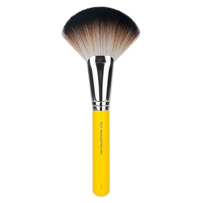 Bdellium Tools Professional Makeup Brush - Studio Series 991.5 Highlighting Fan - With Soft Synthetic Fibers For Topping the Cheekbones (Yellow 1pc)