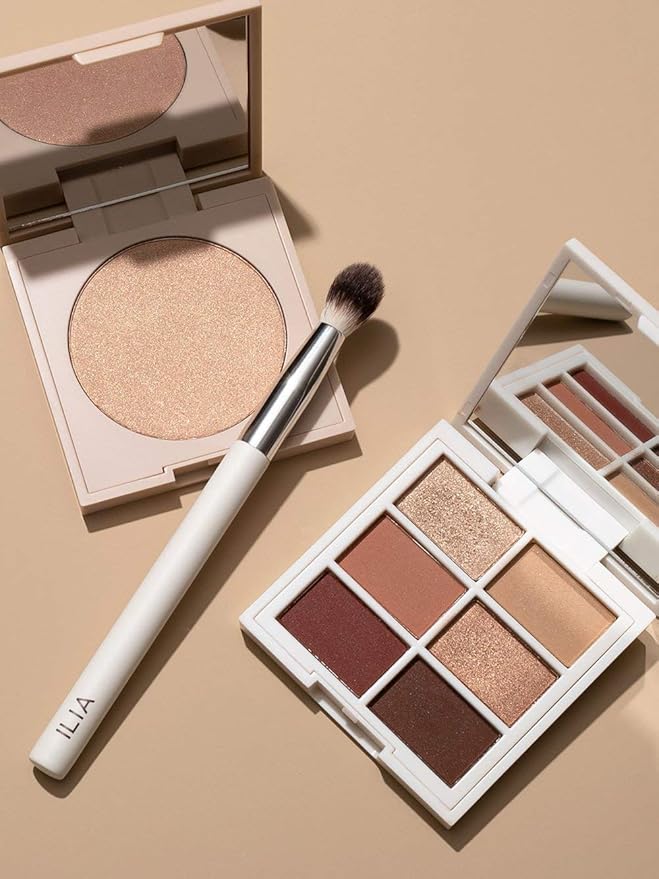 ILIA - Blending Brush | Eyeshadow + Highlighter Brush Made with FSC Certified Wood Aluminum + Soft Vegan Bristles | Expertly Crafted | Non-Toxic Vegan Cruelty-Free Recyclable