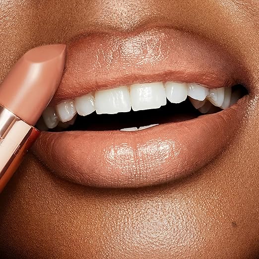 Charlotte Tilbury K.I.S.S.I.N.G Lipstick - Moisturizing &amp Hydrating Lipstick with Light-Diffusing Pigments for a Luminous Finish &amp Fuller-Looking Lips