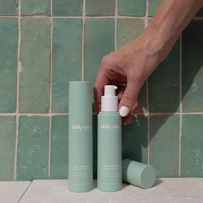 DailyRou Daily Mineral Skincare ? Hydrating &amp Brightening Face Sunscreen for Men &amp Women ? Lightweight Non-Greasy Formula for Healthy Smooth Glowing Skin (Sheer)