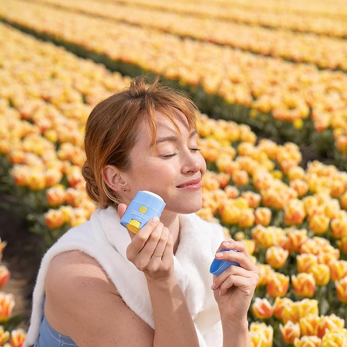 Bloomeffects - Tulip Dew Shield &amp Glow SPF Sunstick with Broad Spectrum Mineral SPF 50 (Water-Resistant Up To 80 Minutes) | Cruelty-Free Clean Beauty (0.6 oz | 17 g)
