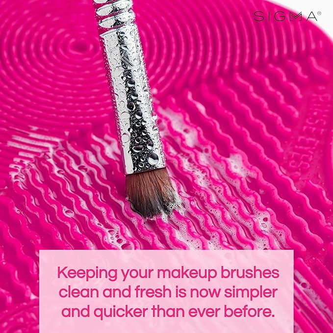 Sigma Beauty Makeup Brush Cleaner Mat ? Sigma Spa Express Silicone Makeup Brush Cleaning Mat with Suction Cups for Cleaning Makeup Brushes Compact Design Fit for Any Travel Makeup Kit (Pink)