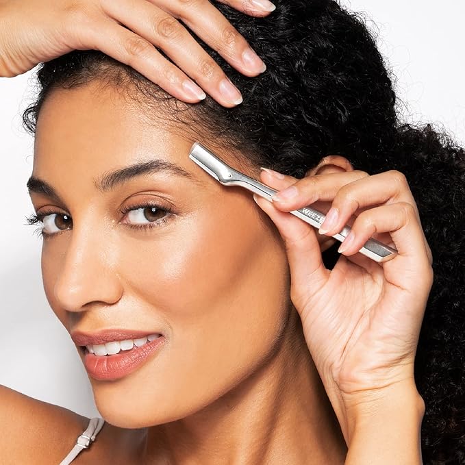 Tweezerman Exclusive Eyebrow Razor &amp Tea Rose Mini Slant Tweezer
