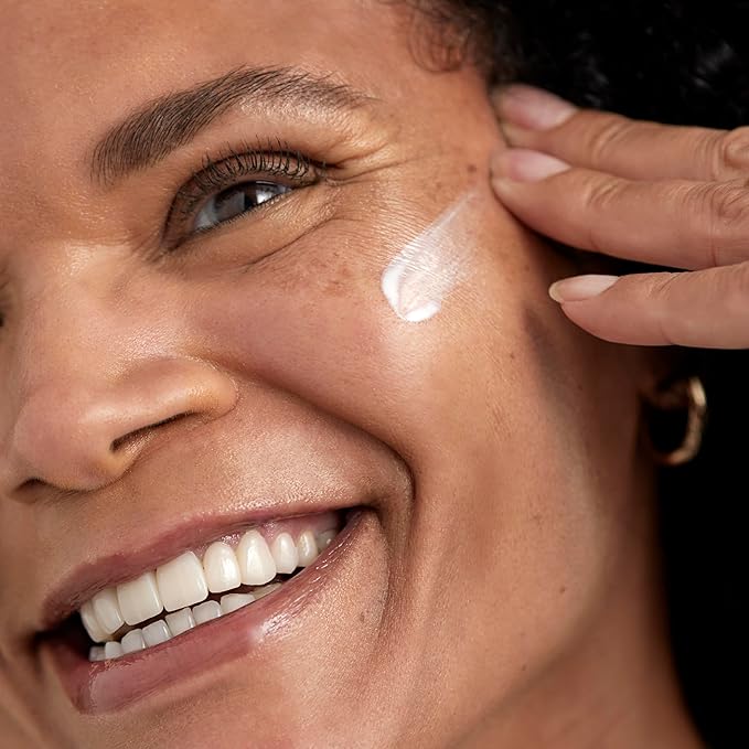 L'Oreal Paris Bright Reveal Broad Spectrum Daily SPF 50 UV Lotion 1.7 fl oz + Moisturizer Sample