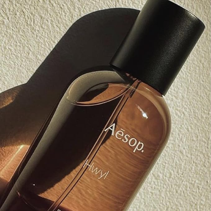 Aesop Hwyl Eau de Parfum | Smoky Woody Vetiver Scent | Subtle Spice and Rich Earthy Aroma | Unisex | 1.6 oz