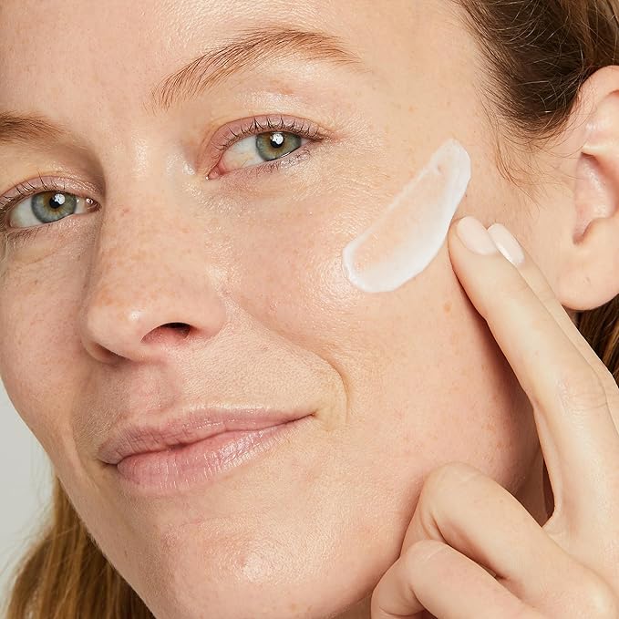 No7 Pure Retinol Night Cream - Collagen-Boosting Retinol Cream that Visibly Smoothes Plumps &amp Firms Complexion - Dermatologist Approved &amp Fragrance-Free (1.69 Fl Oz)