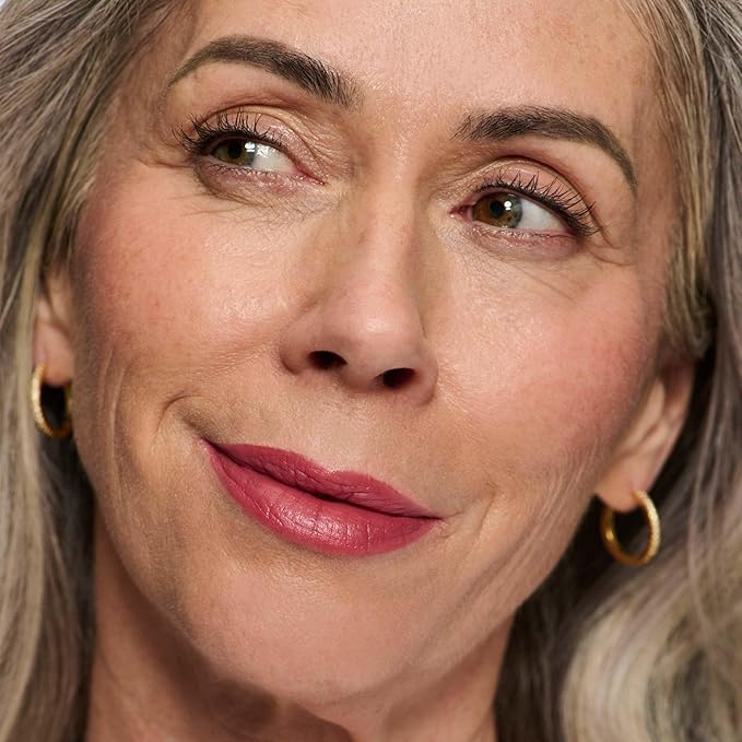 No Makeup Makeup Cr?me Classic Lipstick Foolproof Sheer-to-Bold Formula Delivers Long-Lasting Hydration and Buildable Color Lightweight Satin Finish Made with Skin-Loving Ingredients Plum 01